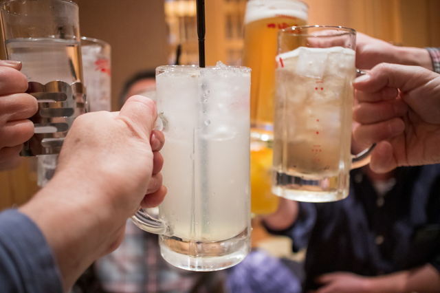 広々とした空間で楽しむ健康的な食事とにぎやかで心地よい雰囲気